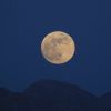 Download track Nighttime Calm Drifts Gently
