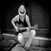 Download track Ojitos Lindos