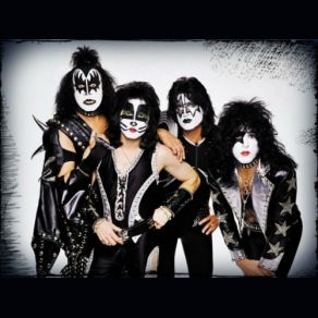 Download track Beth Kiss