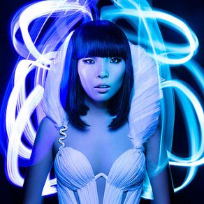 Download track Alive Dami Im