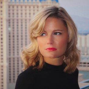 Download track Waiting On A Sign Anne Freeman