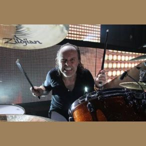 Download track Enter Sandman Metallica