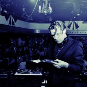 Download track Funky! Cool, Jazzy, Funky, Stylish, DJ Maestro, Fun., Groovy, The FunkDJ Mastro