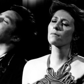 Download track As Fast As My Feet Can Carry Me Norah Jones, Anna McGarrigle