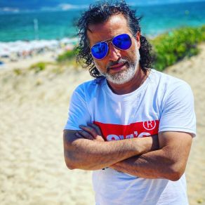 Download track Seninle Bir Sonbahar Cita Kral