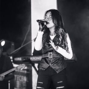 Download track No Se Que Es Lo Que Pasa Monikha