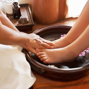 Download track Sort Out The Massage Girl