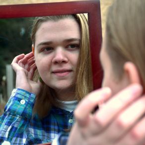 Download track There Is Beauty Chloe Janelle