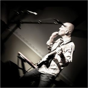 Download track Long Distance You NP Lonesome, Peter O Ekberg
