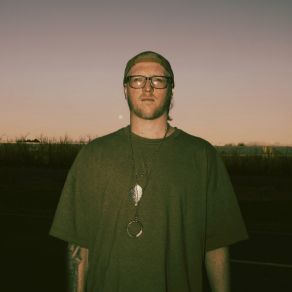 Download track Be Around Bradley Lewis
