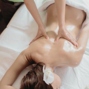 Download track Relaxing Mind The Massage Girl